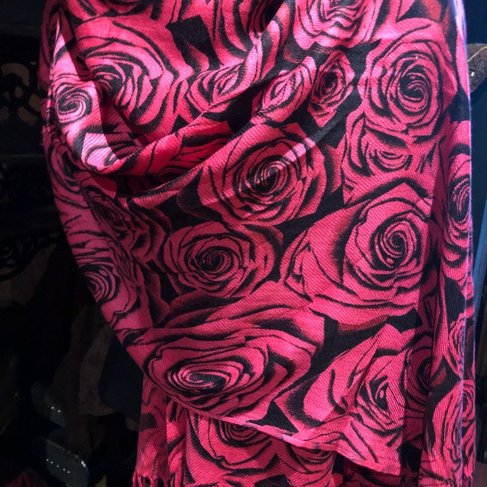Vintage styled fuchsia rose pashmina shawl